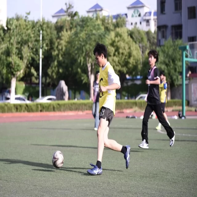 欧冠八强首回合精彩对决解析（leyu）